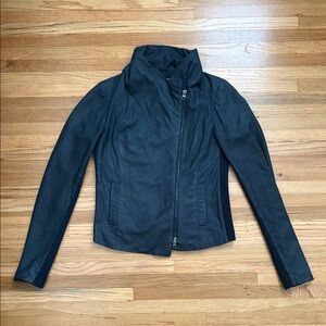 Vince Women's Navy Leather Jacket - S